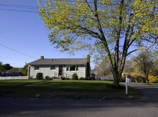 2 Churchill Rd, Woburn, MA 01801