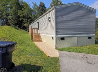 321 Crest Mountain Cir, Elliston, VA 24087