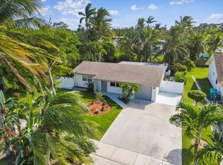 702 NE 10th Ave, Boynton Beach, FL 33435