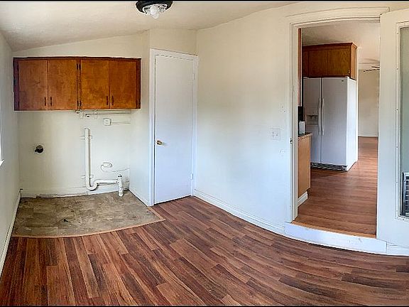 2nd image of 110 E 6th Ave