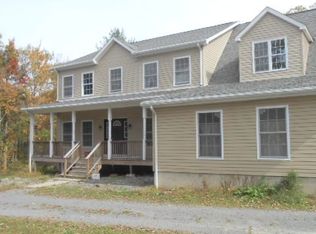 135 Symphony Ter, Shohola, PA 18458