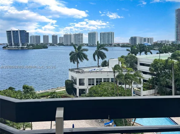 3600 Mystic Pointe Point #604, Miami, FL 33180