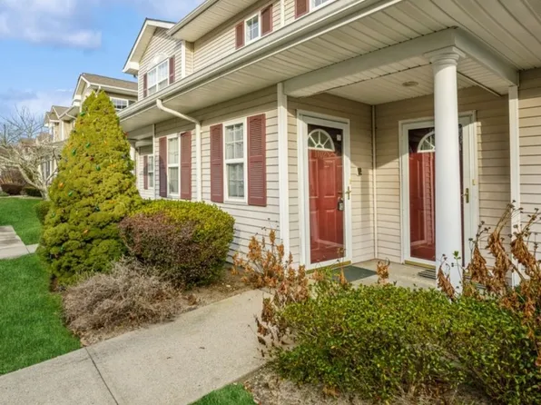 1102 Aerie Way, East Quogue, NY 11942