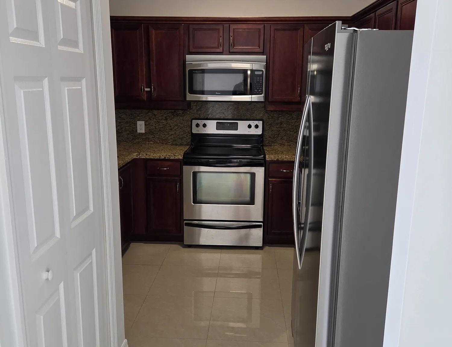 2 bed, 1027 sqft, $2,450 — Photo 4