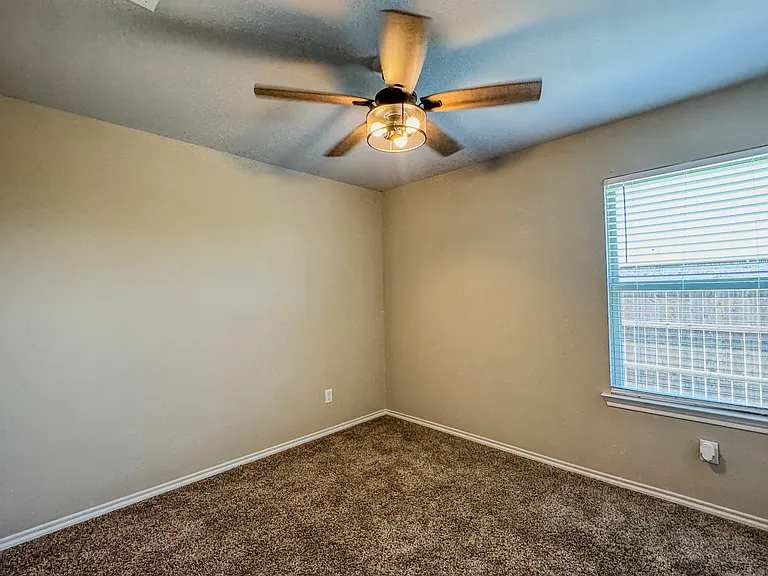 801 Meadow Creek Ln — Photo 12