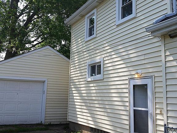 3rd image of 1527 Walnut Dr