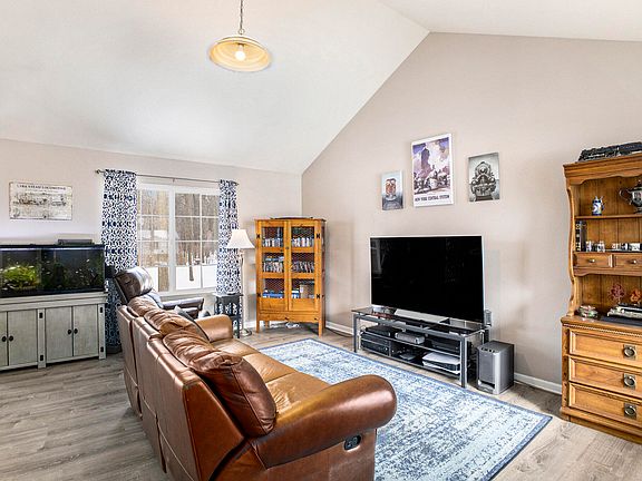 5th image of 7946 Village Green Ln