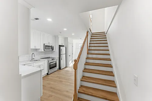 210 Weeden St #9 Photo 1 210 Weeden St #9 Photo 1