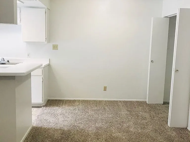 Ashford Creek Apartments — Photo 7