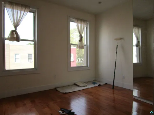 Rented by EXR | media 2