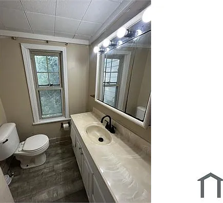 3 bed, 1100 sqft, $2,030 — Photo 4