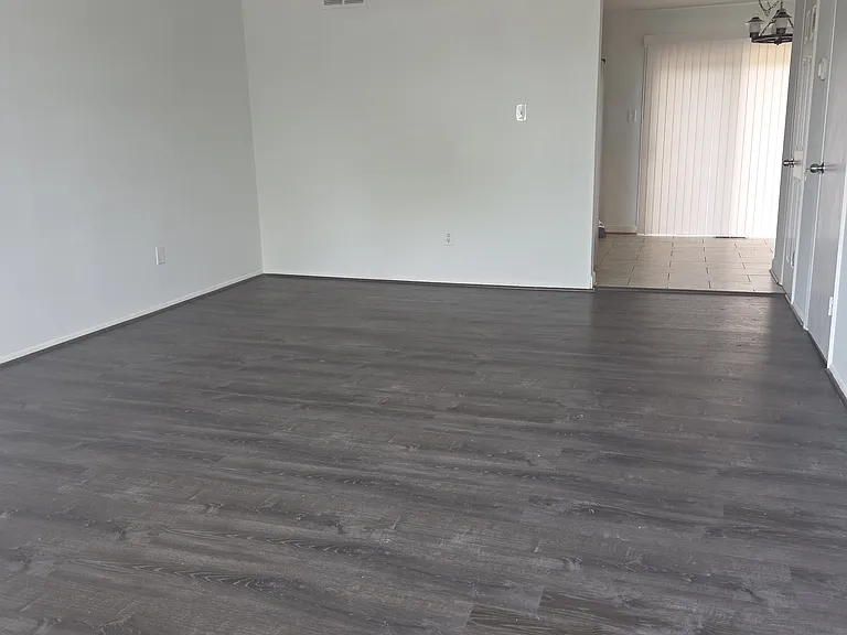 27 N Pendleton Ct — Photo 4