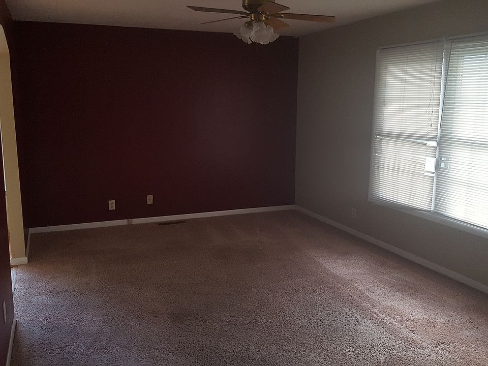2nd image of 464 Parkview Dr