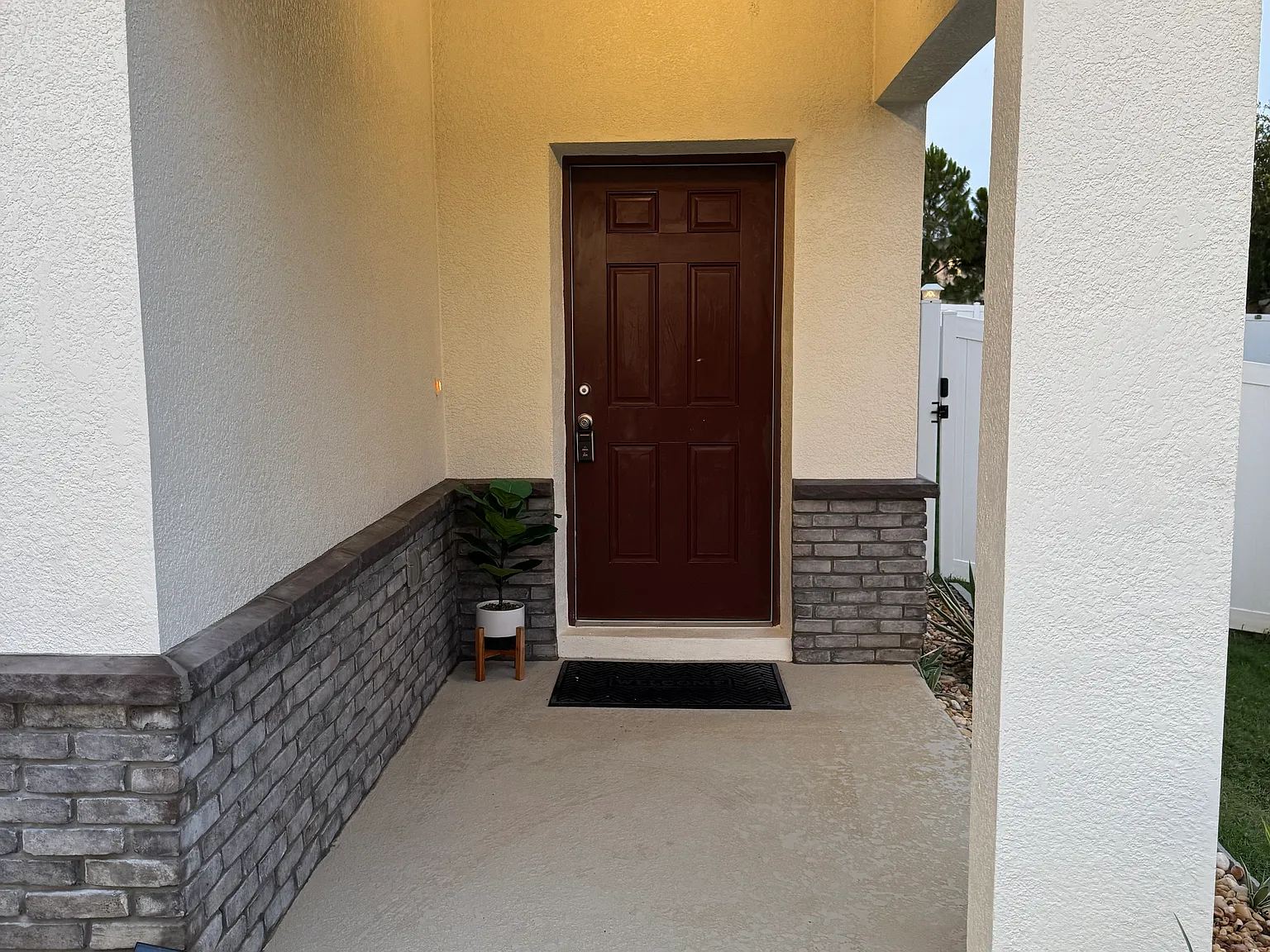 3 bed, 1600 sqft, $2,700 — Photo 4