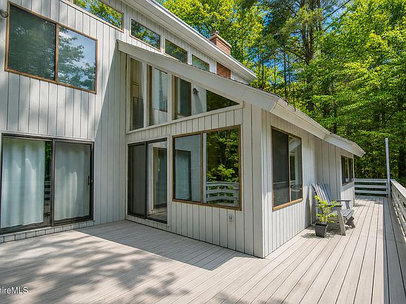 2nd image of 454 Seneca Dr