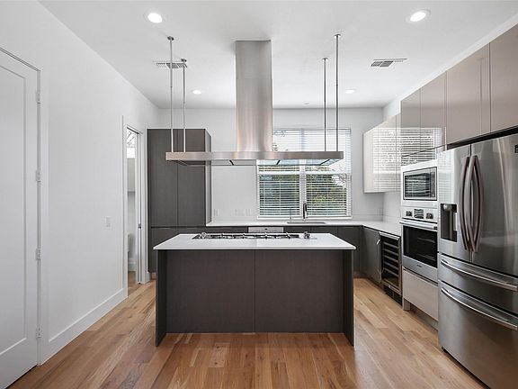 4th image of 4904 Lexington Ct