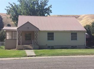 132 Pataha St, Pomeroy, WA 99347