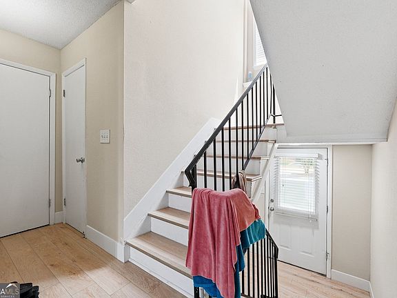 4th image of 3301 Henderson Mill Rd APT R1