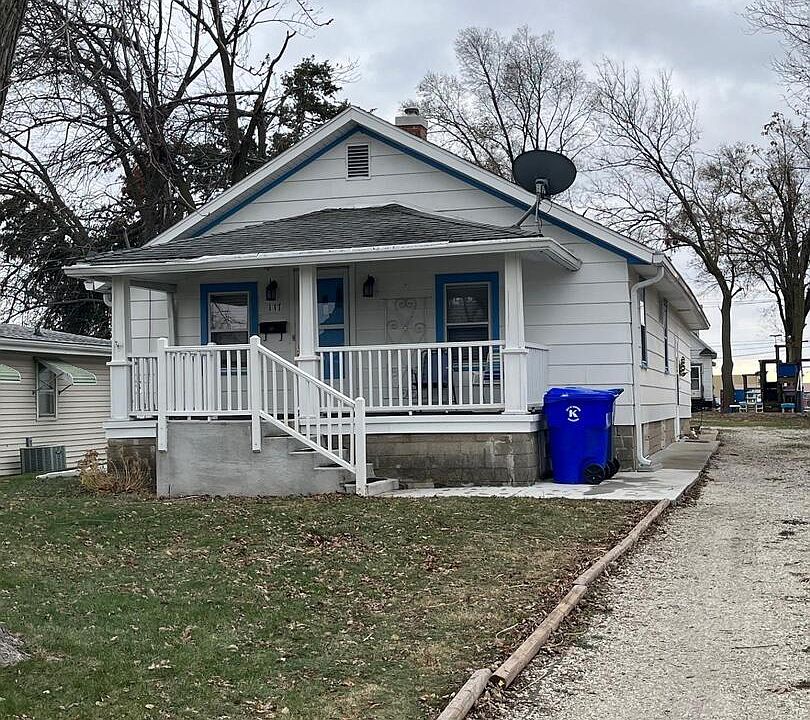 1st image of 117 W Kellogg Ave