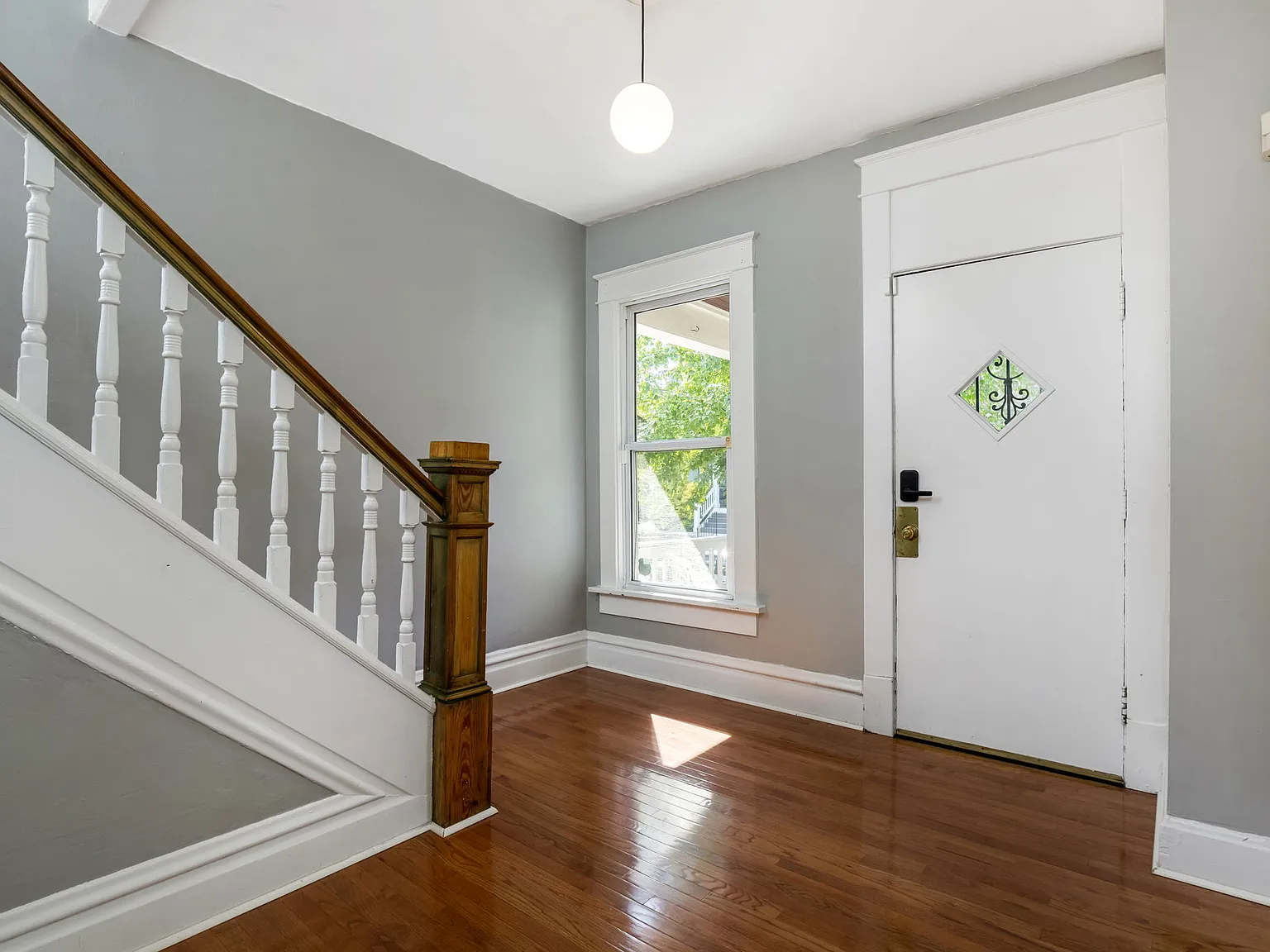 3 bed, 2015 sqft, $3,350 — Photo 2