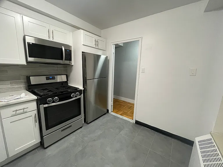 67-06 186th Ln #E — Photo 10