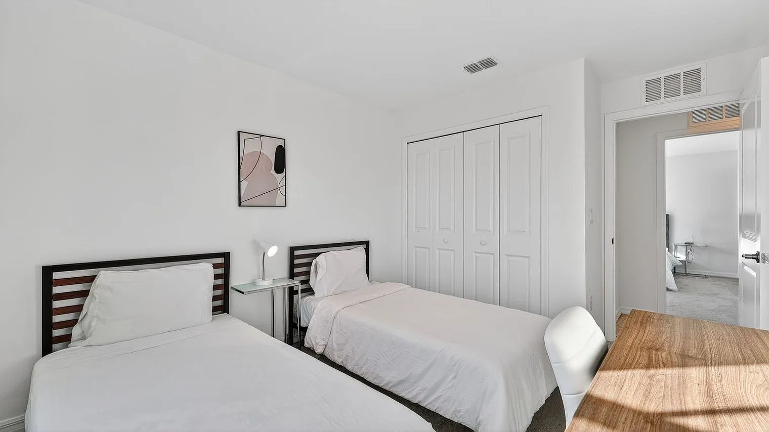 3 bed, 2.5 bath, 13906 sqft, $2,105 — Photo 4
