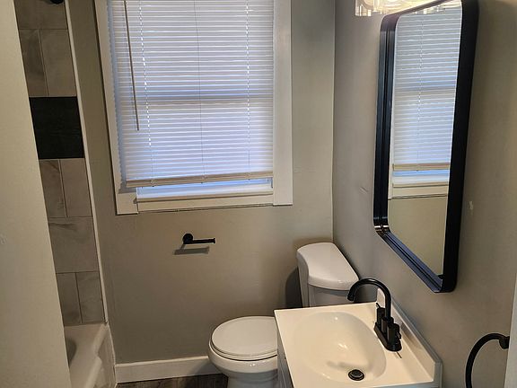 5th image of 942 N Oliver Ave #4