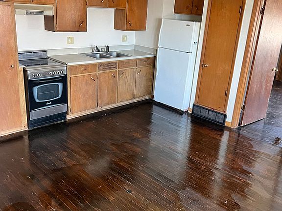 3rd image of 307 30th Street Dr SE APT 1