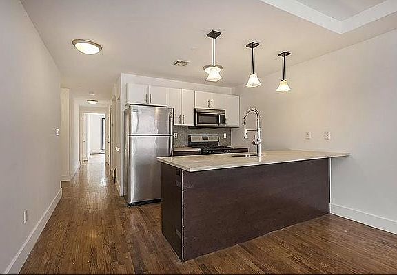 4th image of 80 Meserole St APT 1L