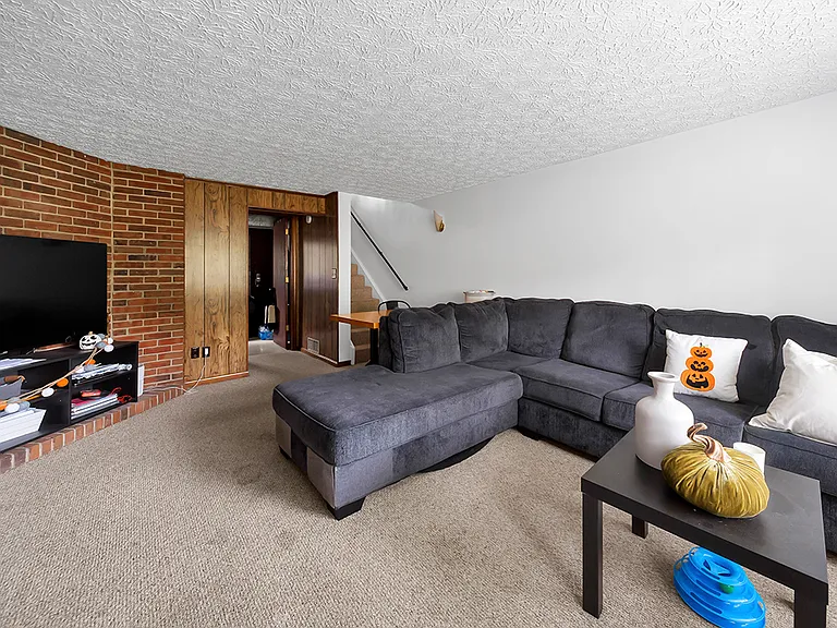 136 Ravenna St #138 — Photo 14