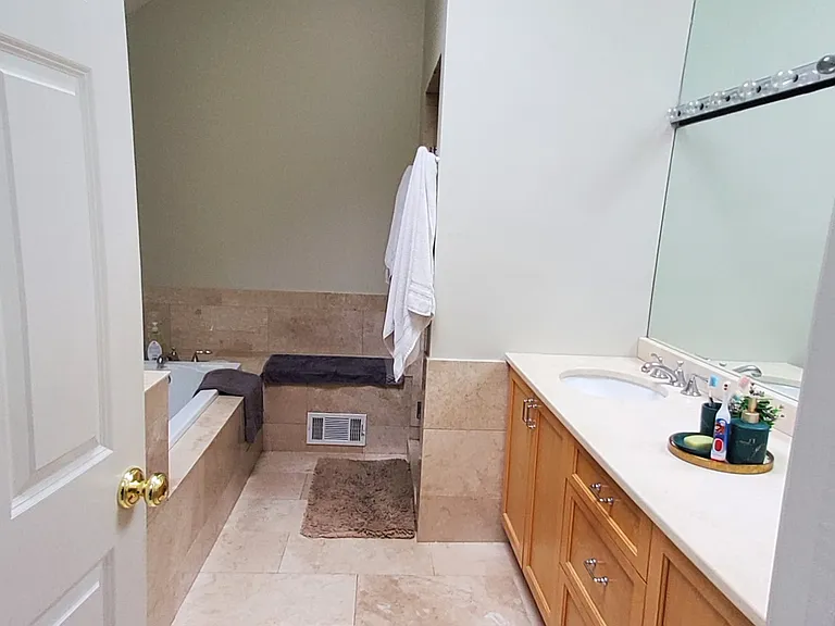 730 Floyd St — Photo 27