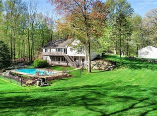 46 Powder Horn Hl, Weston, CT 06883