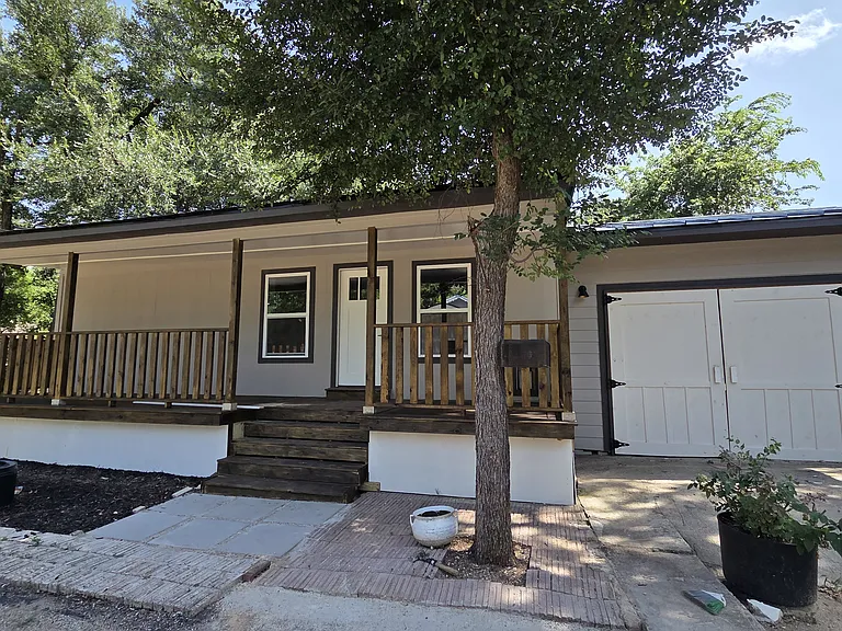 302 Kegley St — Photo 1