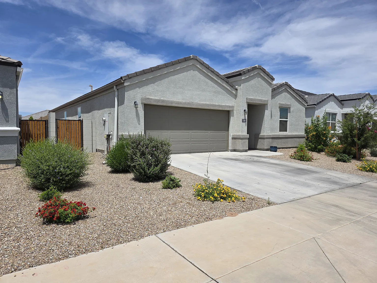4 bed, 2051 sqft, $2,850 — Photo 2