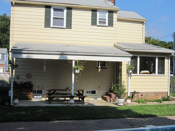 Covered patio, Fully shuttered