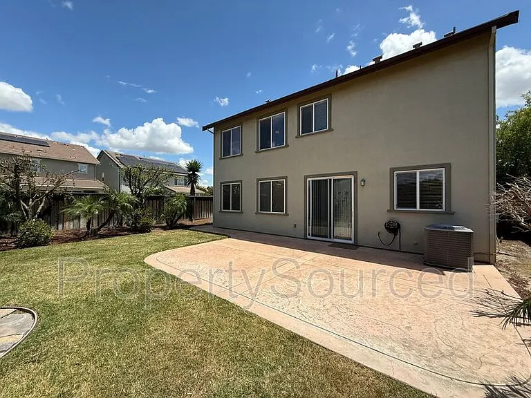18517 Admiral Way — Photo 46