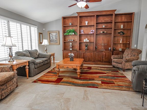Living Room : Great Room