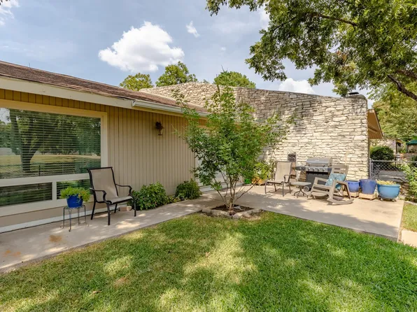 5 Augusta Drive, Meadowlakes, TX 78654