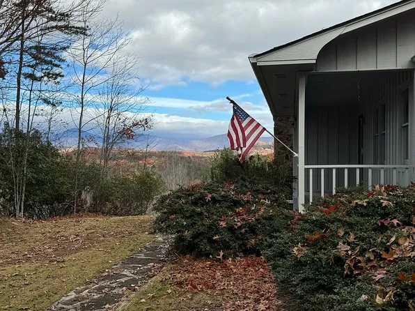 344 Sweet Apple Ln, Dahlonega, GA 30533