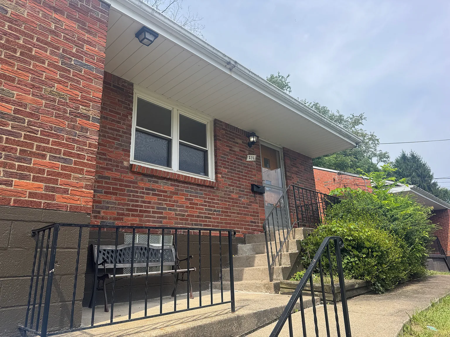 3 bed, 956 sqft, $1,500 — Photo 2