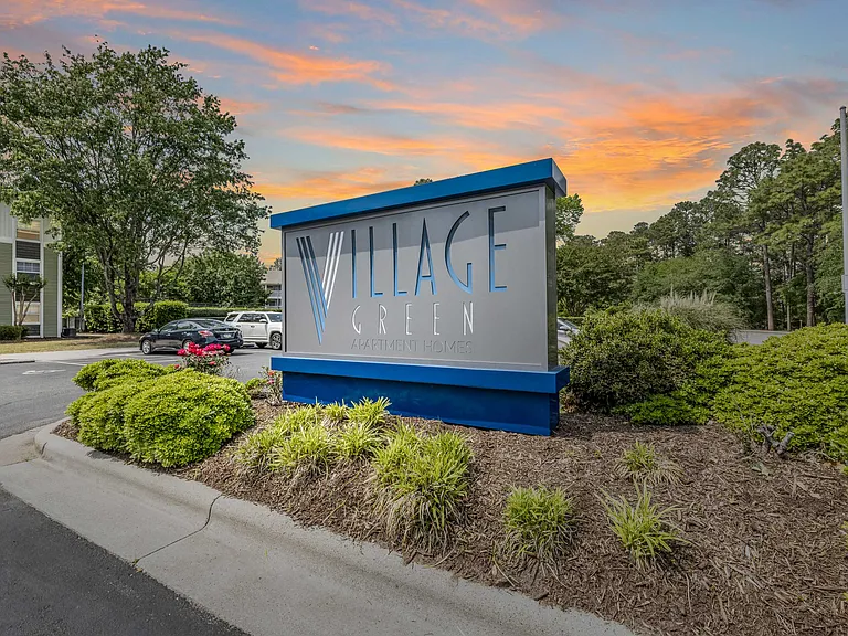 Village Green Apartment Homes — Photo 38