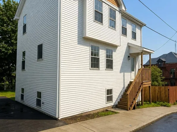 11 Benton St #Ll, Providence, RI 02909