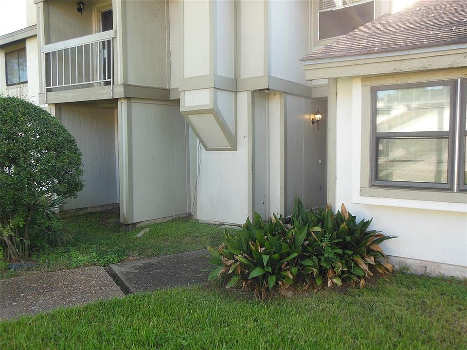 1st image of 5834 Village Forest Ct