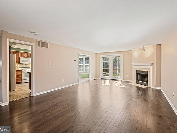 5th image of 21174 Wildflower Sq
