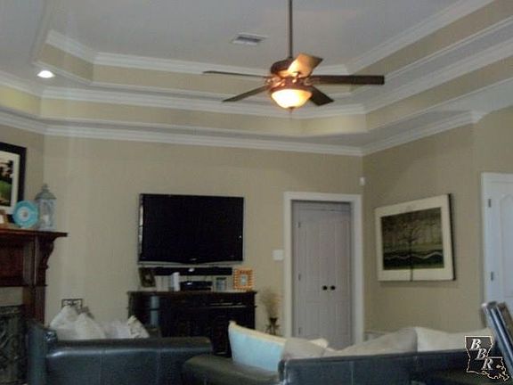 3rd image of 225 Inglewood Way