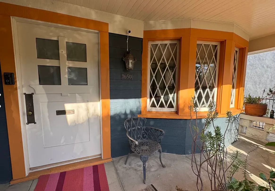 4 bed, 2384 sqft, $4,650 — Photo 2