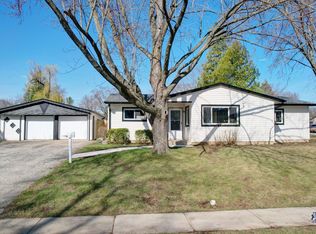 36546 N Streamwood Dr, Gurnee, IL 60031