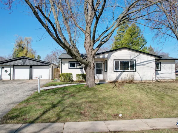 36546 N Streamwood Dr, Gurnee, IL 60031