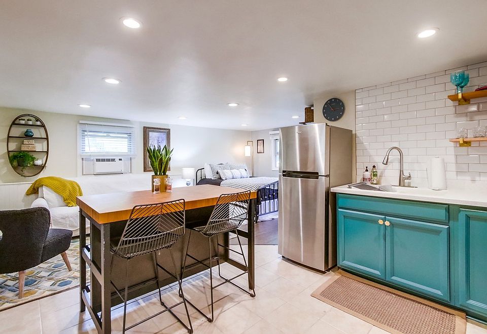 1st image of 5438 Gilbert Dr #C