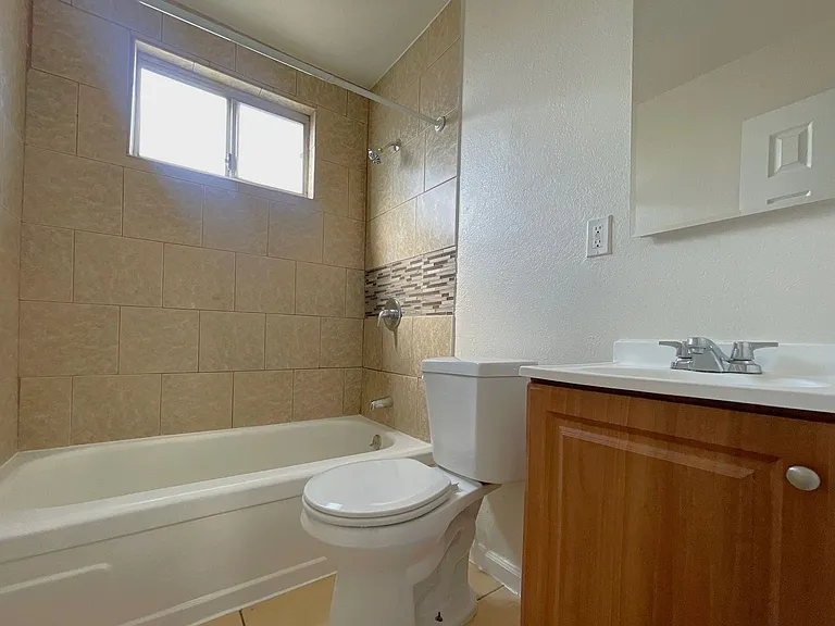 Pueblo Bonito Apartments — Photo 23